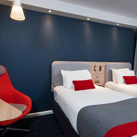Holiday Inn Express London-Hammersmith By Ihg Bagian luar foto