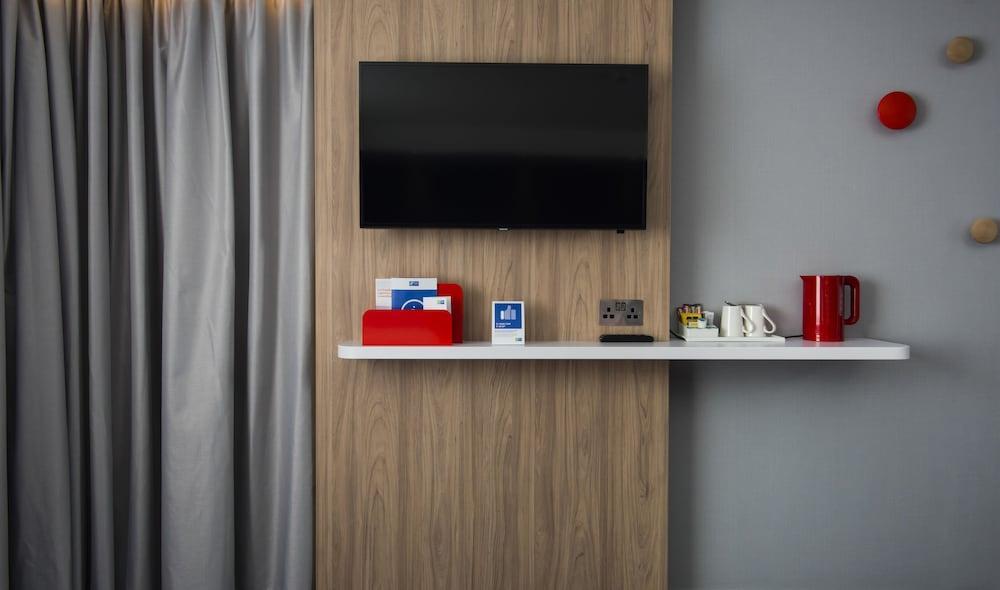 Holiday Inn Express London-Hammersmith By Ihg Bagian luar foto
