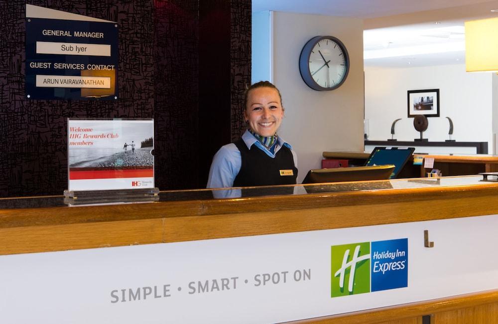 Holiday Inn Express London-Hammersmith By Ihg Bagian luar foto