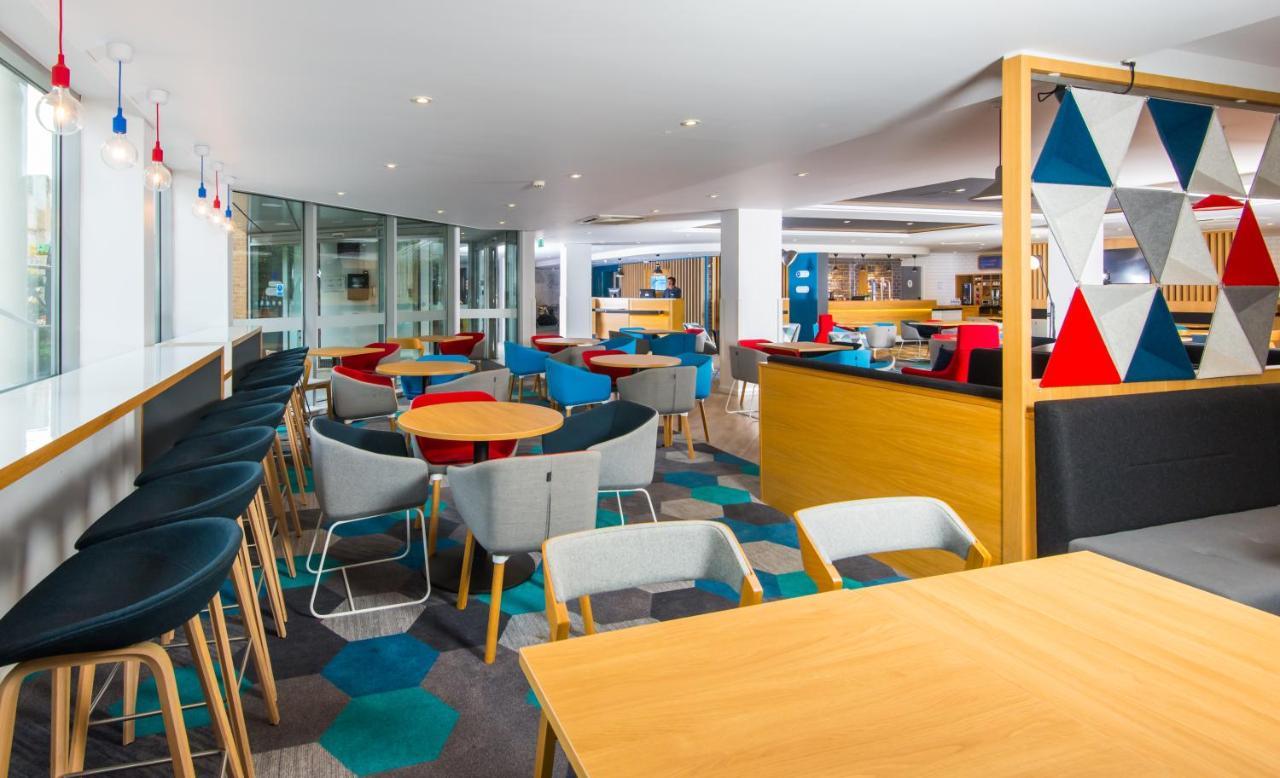 Holiday Inn Express London-Hammersmith By Ihg Bagian luar foto