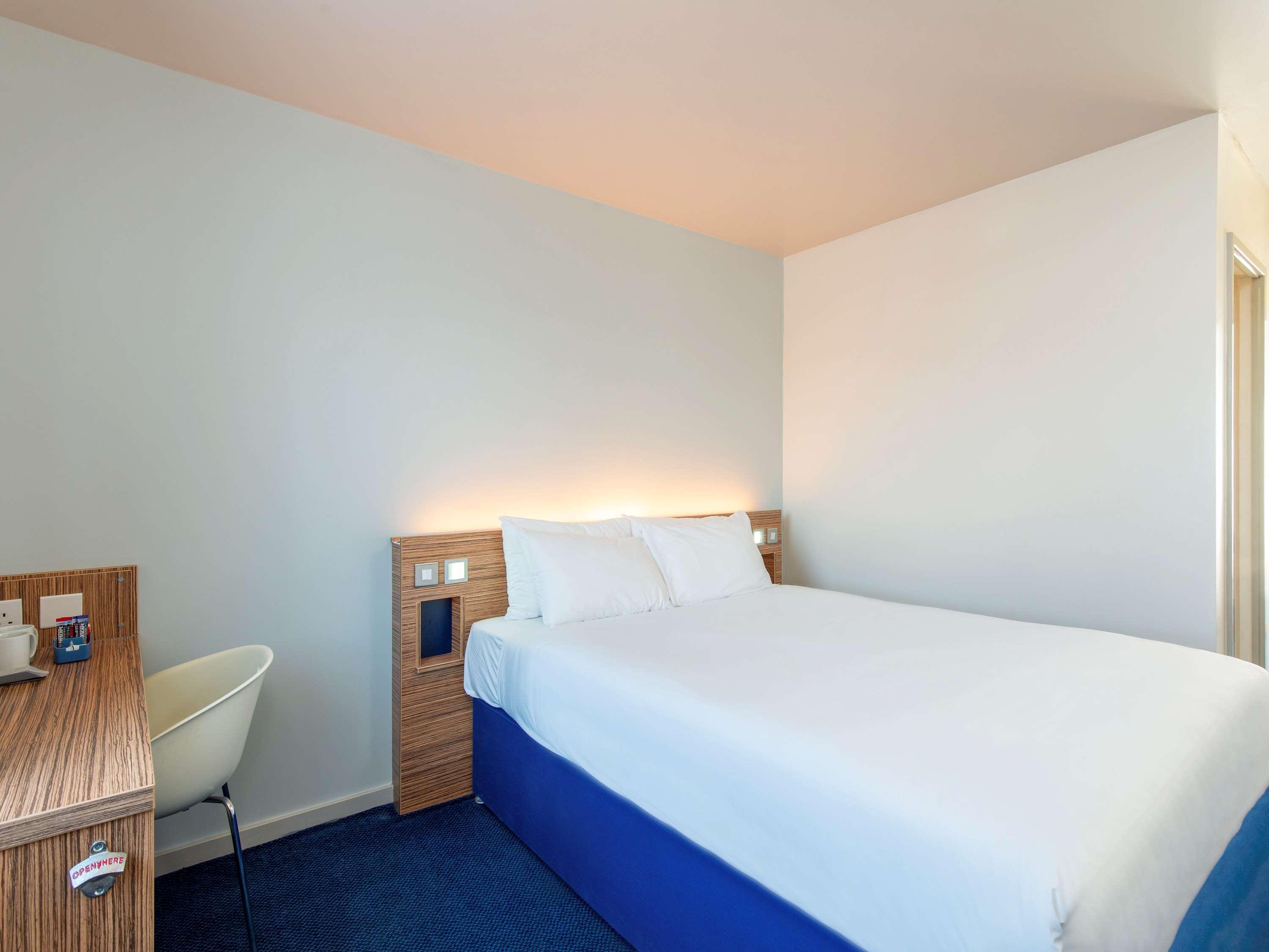 Holiday Inn Express London-Hammersmith By Ihg Bagian luar foto