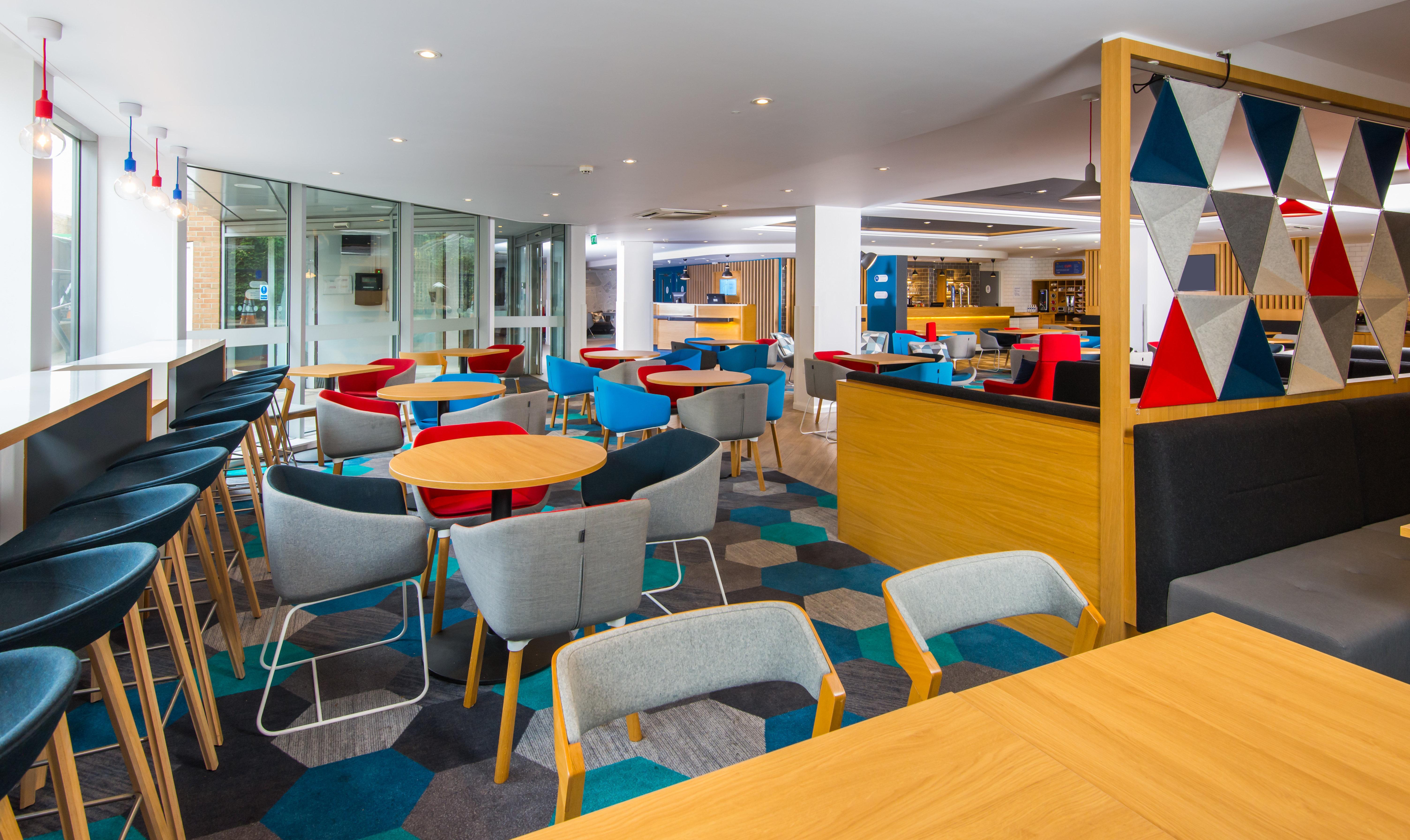 Holiday Inn Express London-Hammersmith By Ihg Bagian luar foto