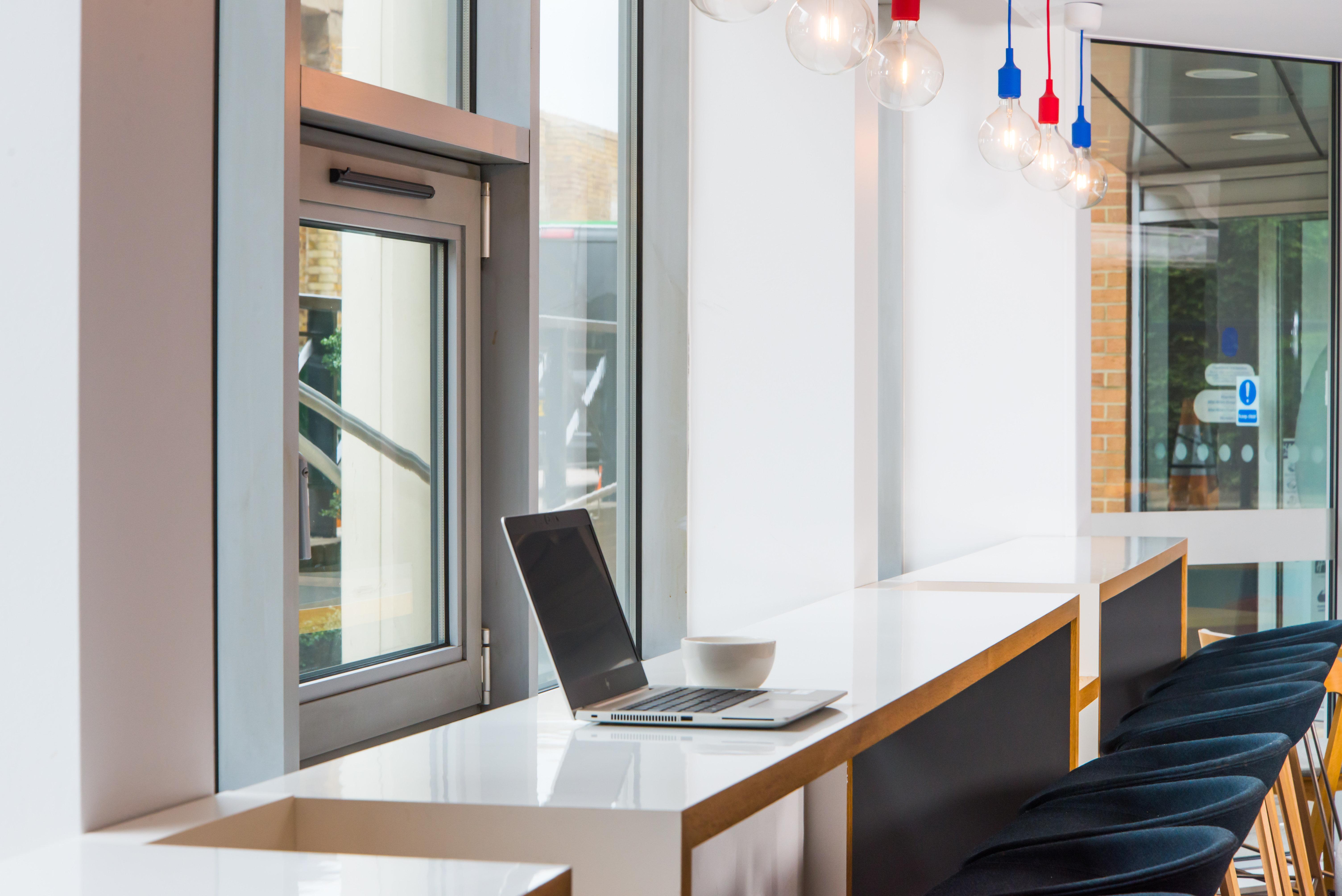 Holiday Inn Express London-Hammersmith By Ihg Bagian luar foto