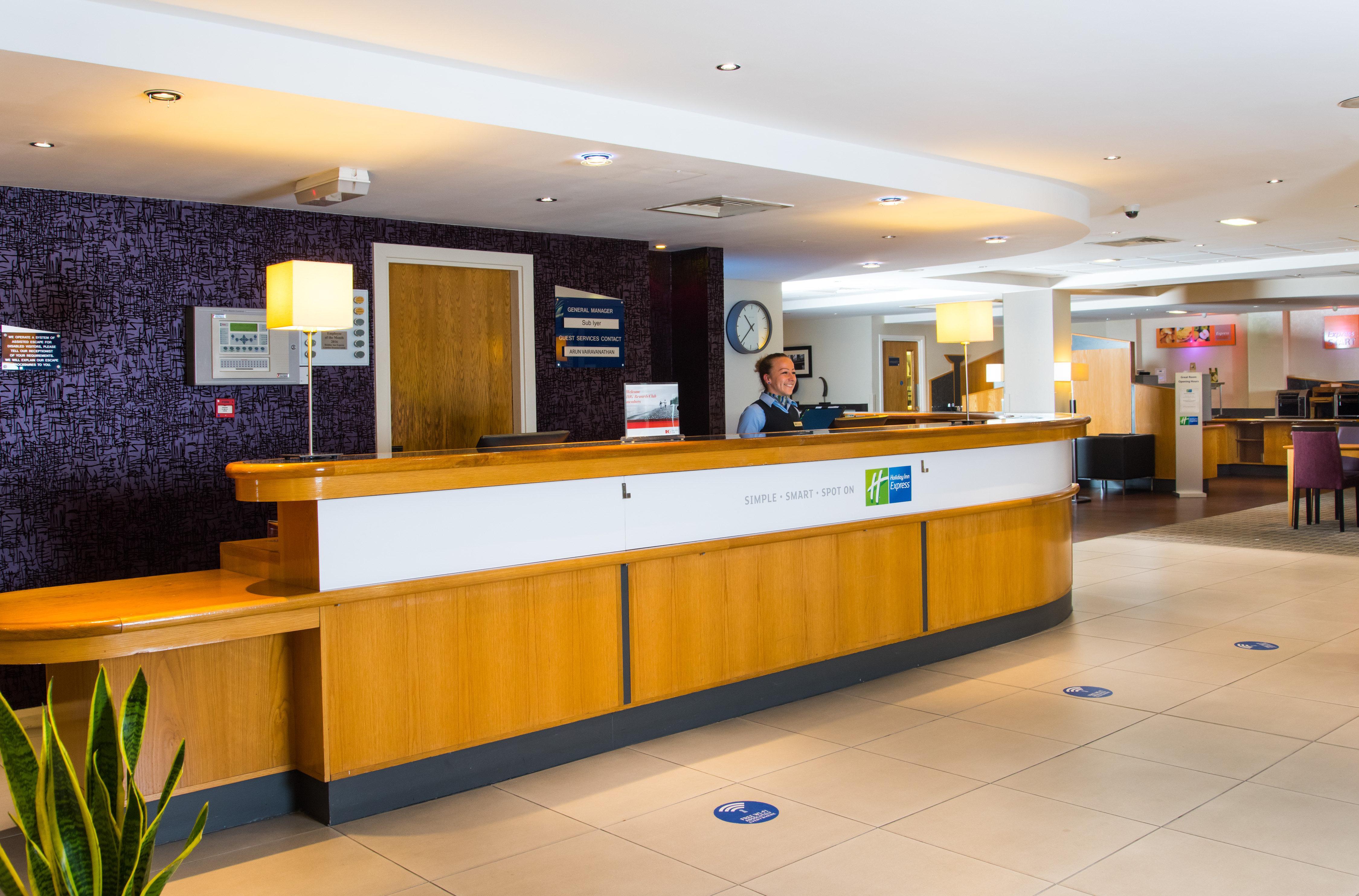 Holiday Inn Express London-Hammersmith By Ihg Bagian luar foto