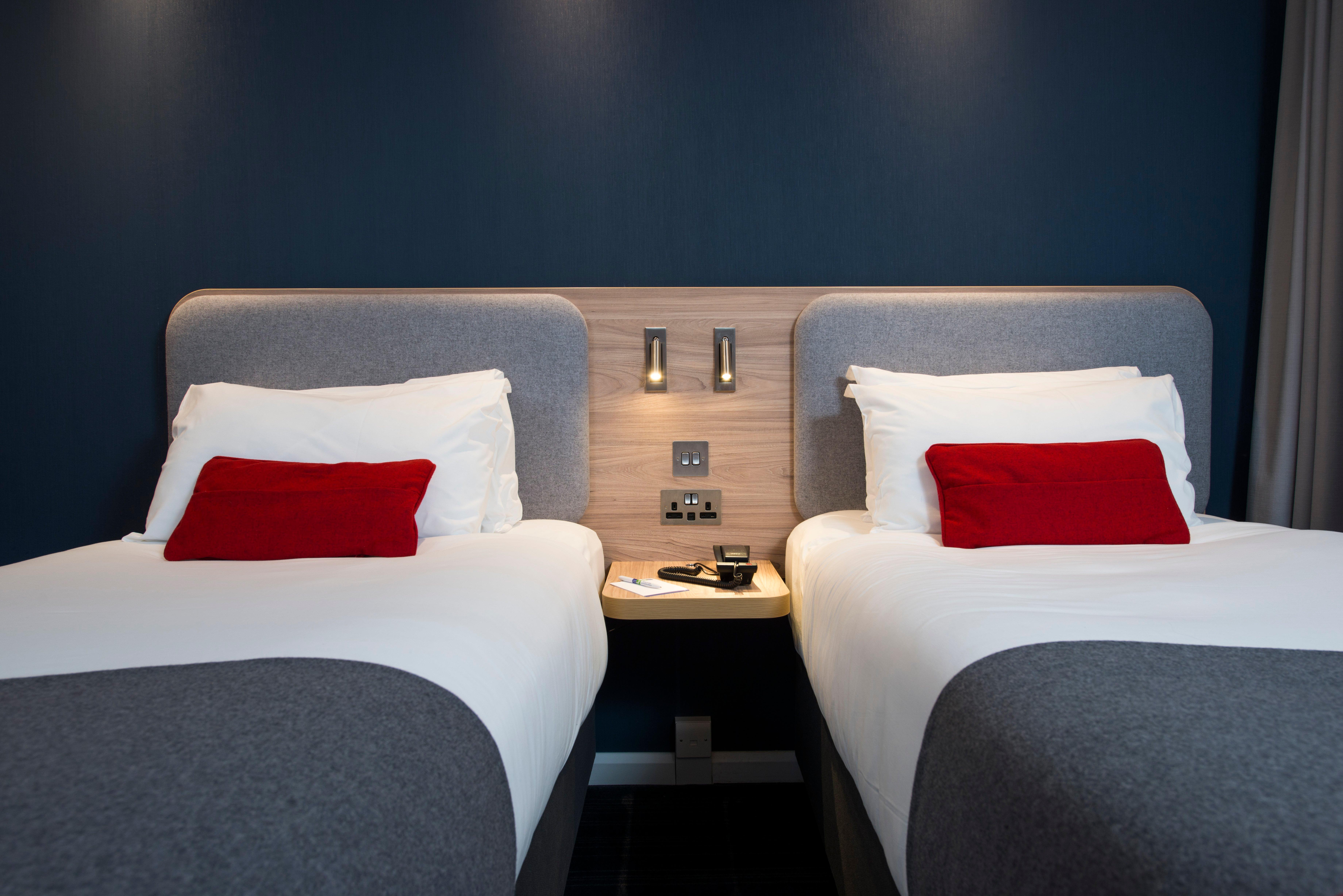 Holiday Inn Express London-Hammersmith By Ihg Bagian luar foto