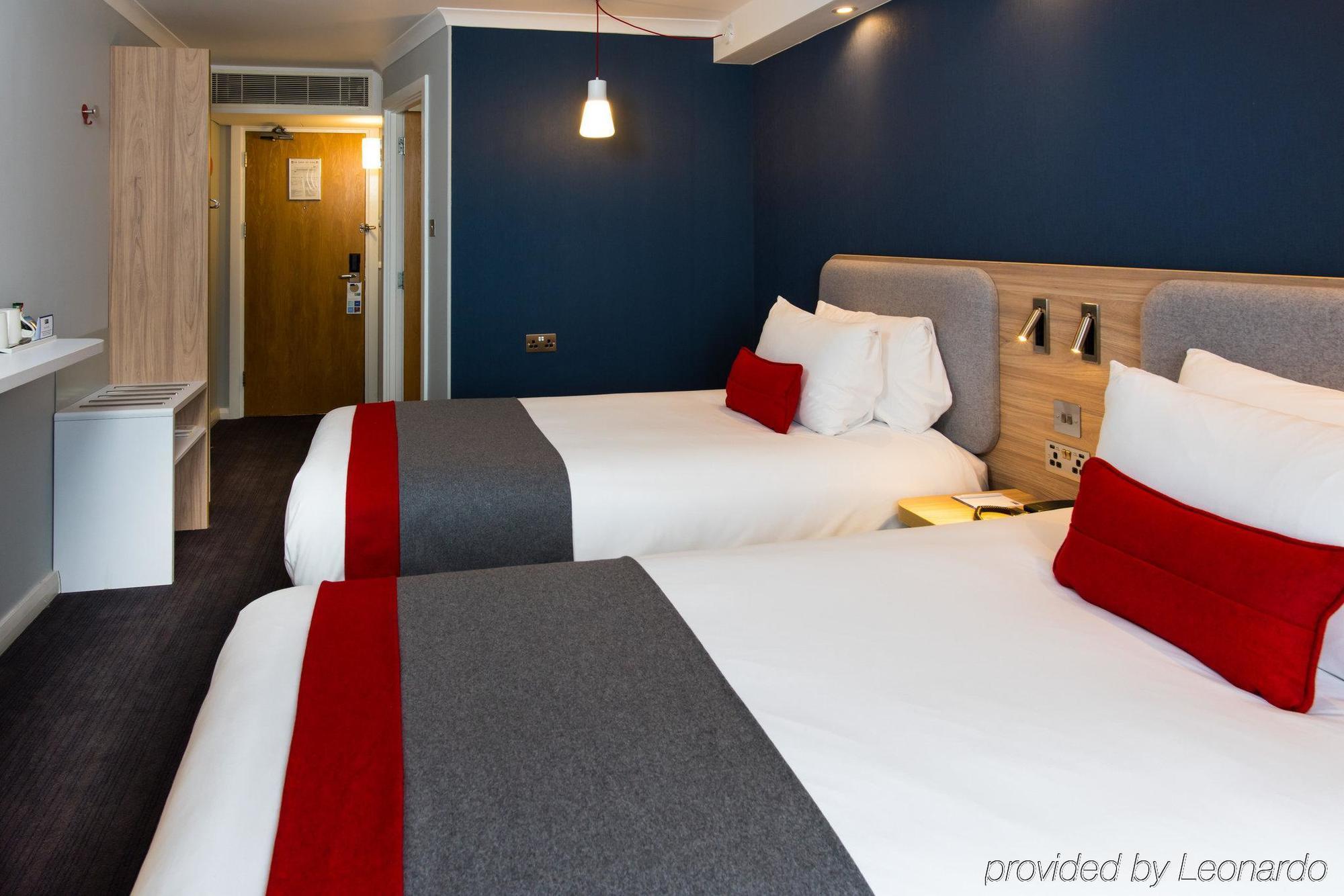 Holiday Inn Express London-Hammersmith By Ihg Bagian luar foto