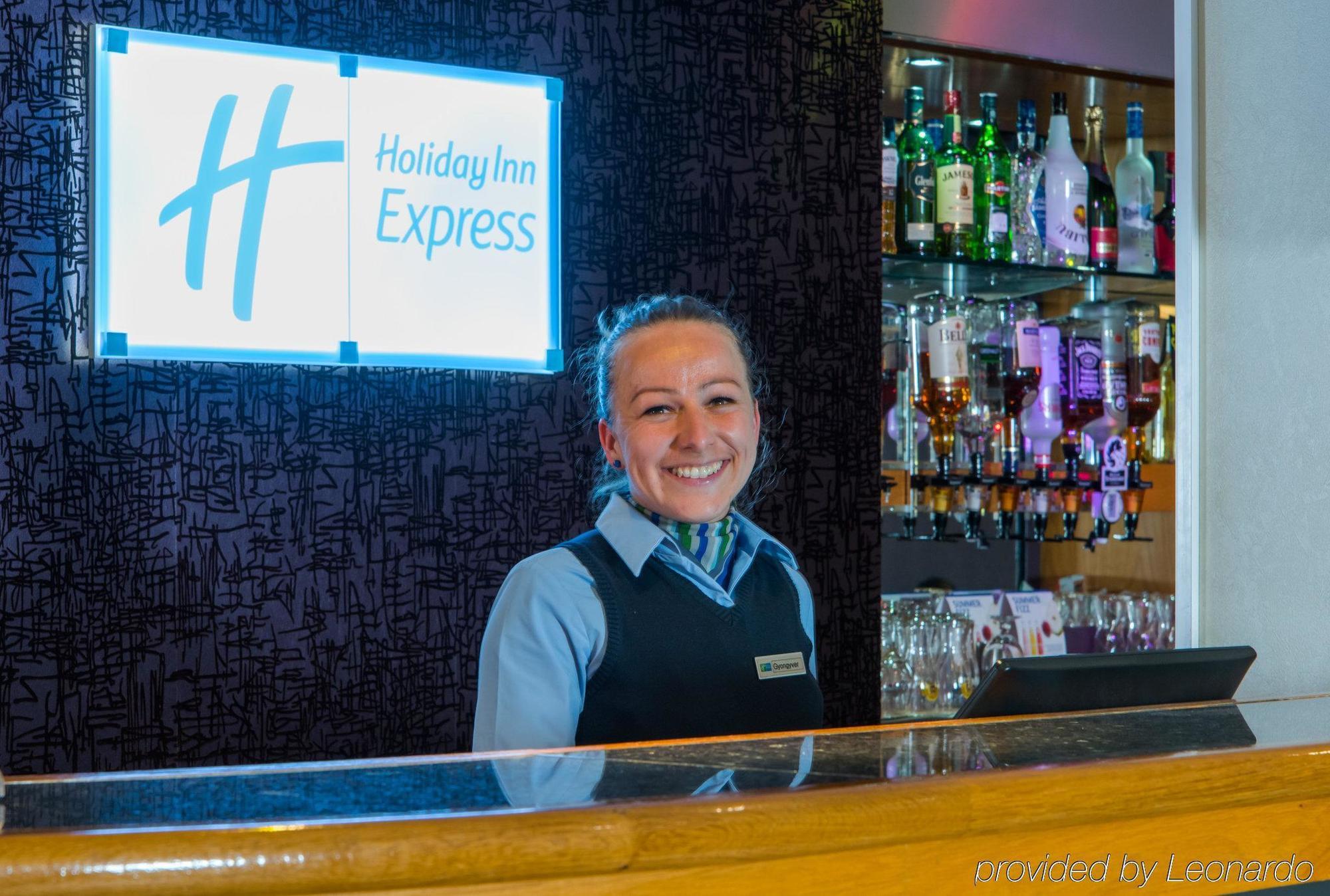 Holiday Inn Express London-Hammersmith By Ihg Bagian luar foto
