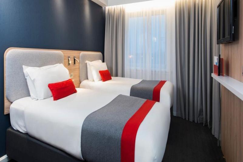 Holiday Inn Express London-Hammersmith By Ihg Bagian luar foto